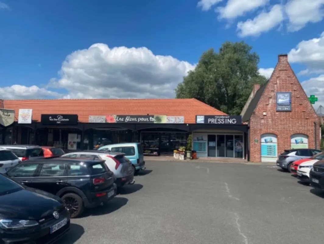 Retail in Wasquehal for lease Building Photo- Image 1 of 5