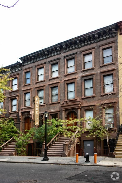 319-321 W 46th St, New York, NY for sale - Building Photo - Image 3 of 4
