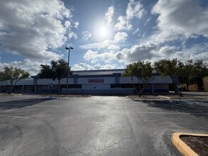 1861 N Highland Ave, Clearwater, FL à louer Photo intérieure- Image 2 de 5