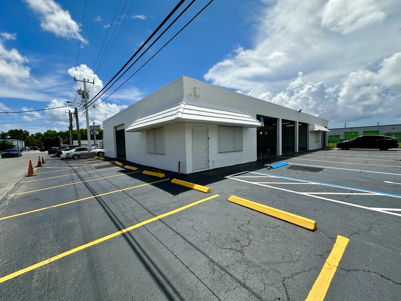 960 S Dixie Hwy E, Pompano Beach, FL for lease - Building Photo - Image 1 of 7