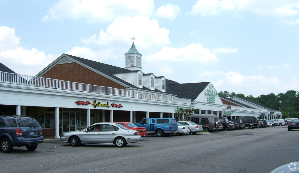 2620-2738 Bragg Blvd, Fayetteville, NC for lease - Building Photo - Image 3 of 26