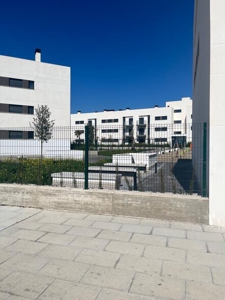 Retail in Córdoba for lease - Building Photo - Image 3 of 3