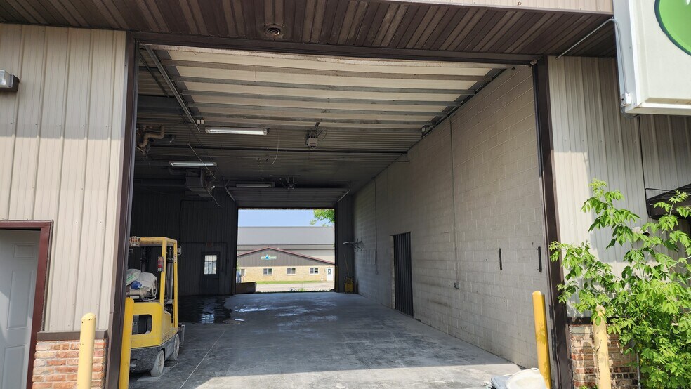 N1009 County Road L, Watertown, WI à louer - Photo du bâtiment - Image 3 de 9