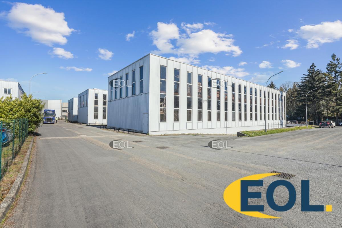 Flex in Les Loges-en-Josas for sale Building Photo- Image 1 of 6