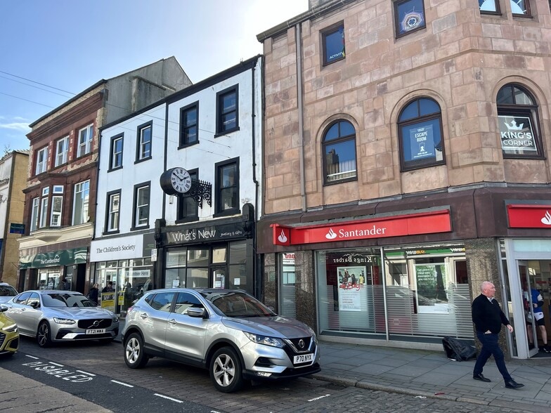 32 Lowther St, Whitehaven for lease - Building Photo - Image 2 of 6