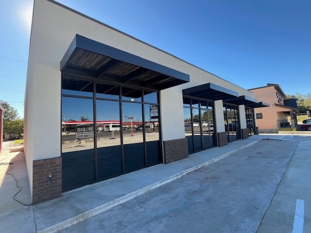 808 US Highway 90 W, Castroville, TX à louer - Photo du bâtiment - Image 3 de 4