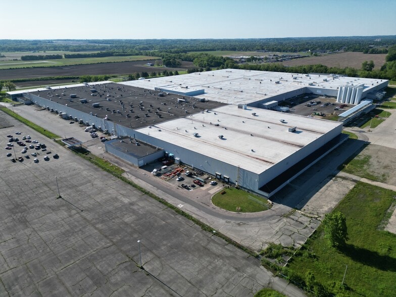 4747 N Western Ave, Connersville, IN for lease - Building Photo - Image 2 of 12