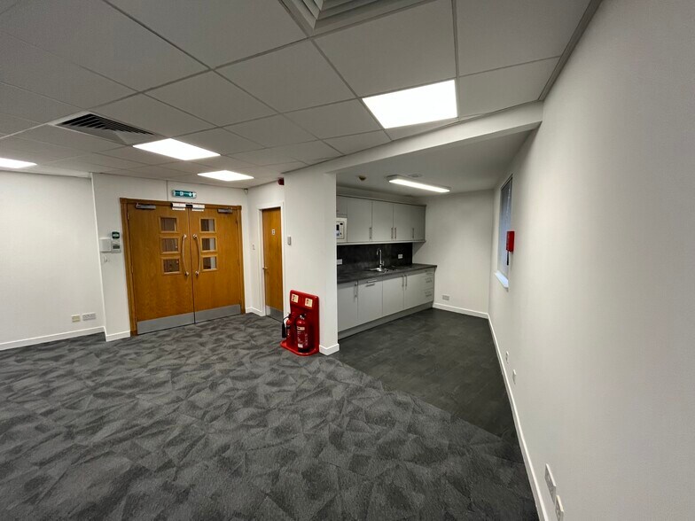 1 St Swithin Row, Aberdeen for lease - Building Photo - Image 3 of 6