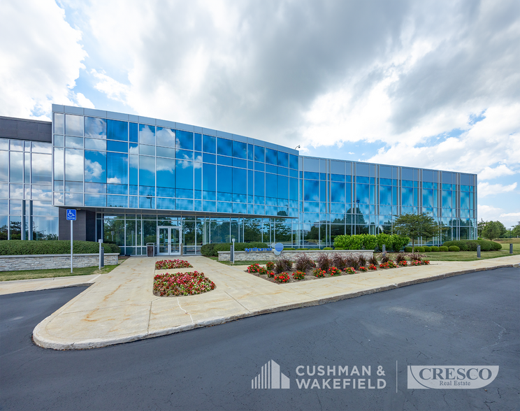 25435 Harvard Rd, Beachwood, OH à louer - Photo principale - Image 1 de 15