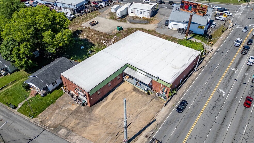 303 W Walnut Ave, Dalton, GA à louer - Aérien - Image 3 de 16