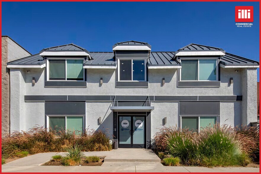 7028 Owensmouth Ave, Canoga Park, CA à louer - Photo du bâtiment - Image 1 de 5