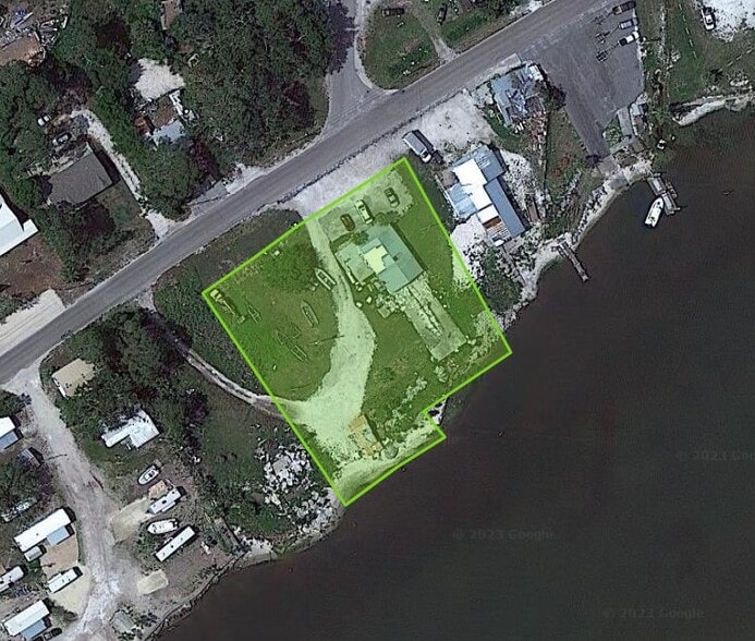 326 Patton Dr, Eastpoint, FL for sale - Building Photo - Image 1 of 2