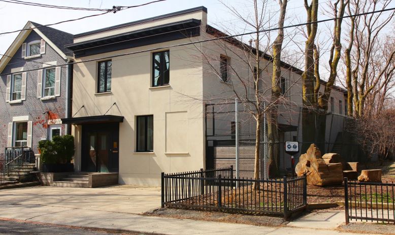 70 Mcgee St, Toronto, ON à vendre Photo principale- Image 1 de 1