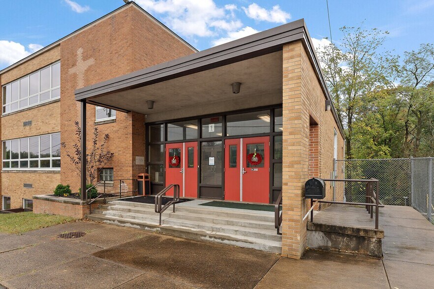 3953 Kirk Ave, Allison Park, PA à louer - Photo du bâtiment - Image 1 de 12