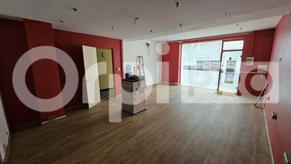 Retail in Bordeaux for lease Interior Photo- Image 1 of 5