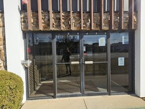 4410-4414 Roosevelt Rd, Hillside, IL for lease Building Photo- Image 2 of 3