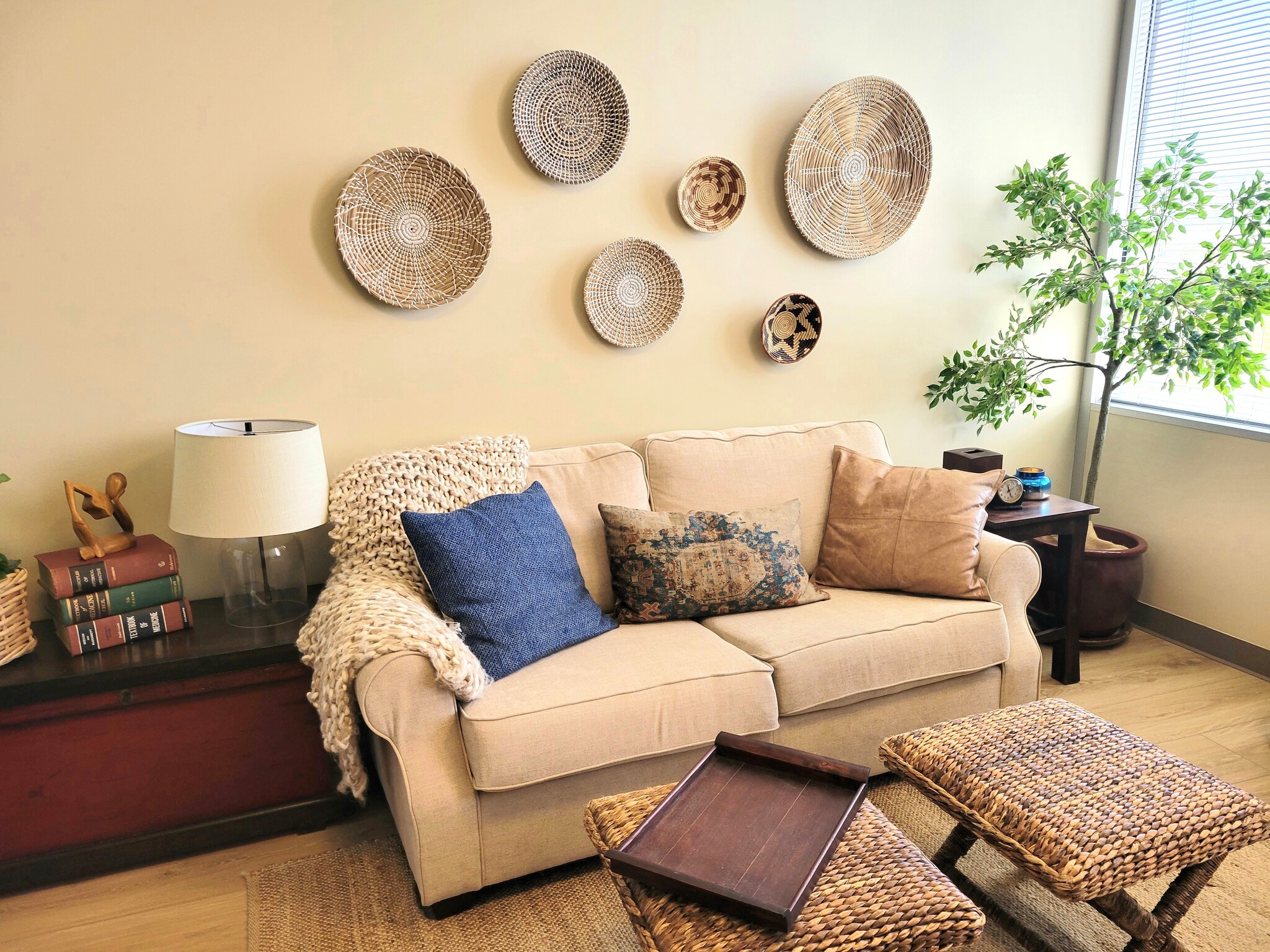 9737-9777 Wilshire Blvd, Beverly Hills, CA for lease Interior Photo- Image 1 of 7