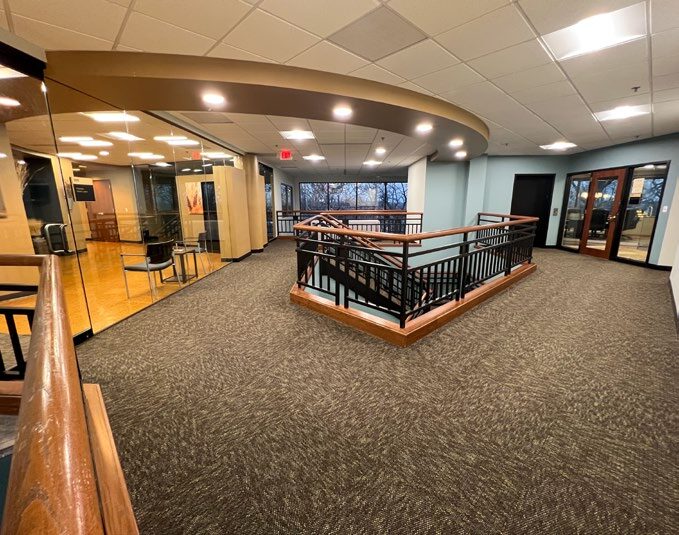 N16 W23233 Stone Ridge Dr, Waukesha, WI for lease - Interior Photo - Image 2 of 5