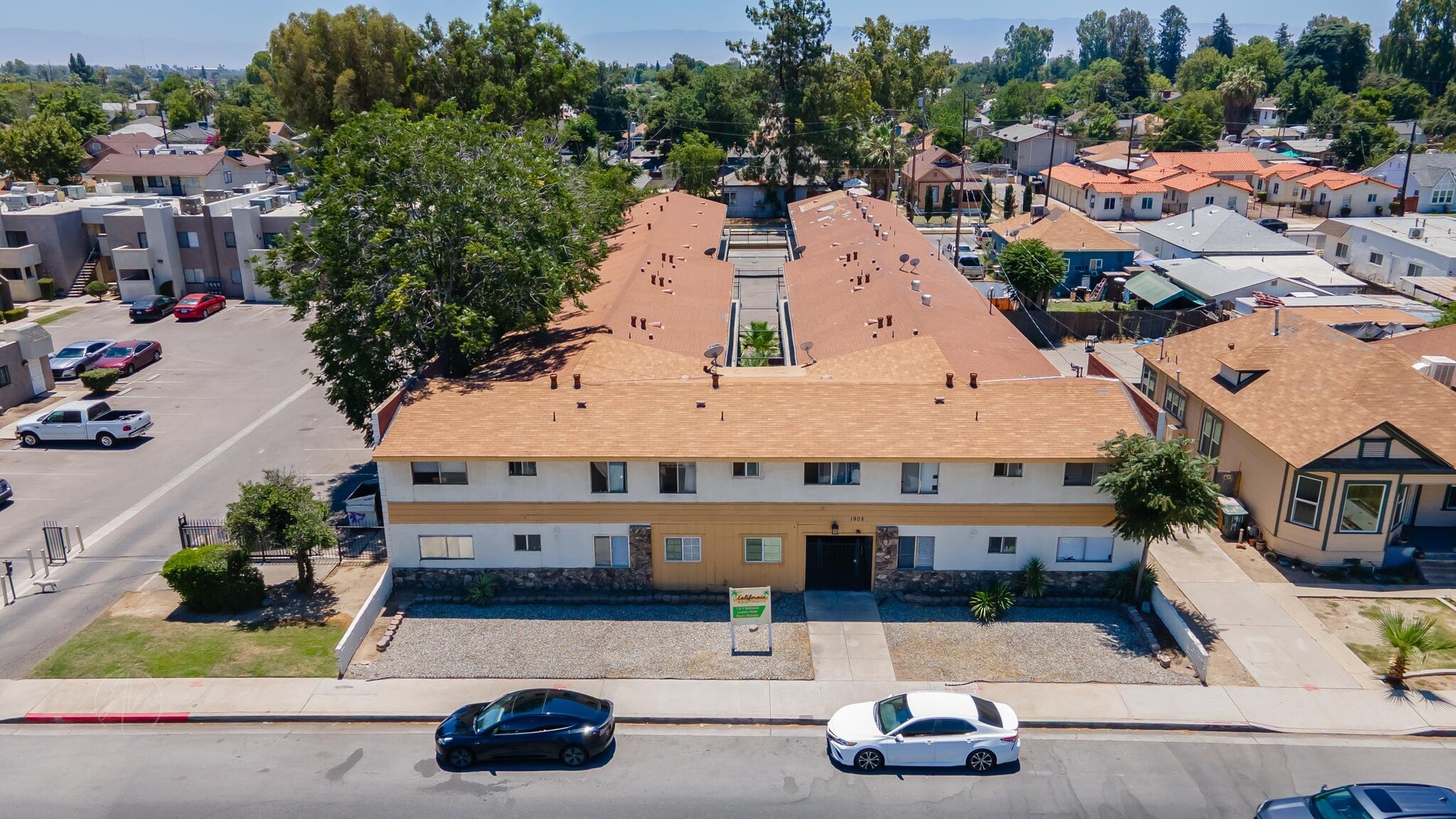 1905 California Ave, Bakersfield, CA à vendre Photo du bâtiment- Image 1 de 10