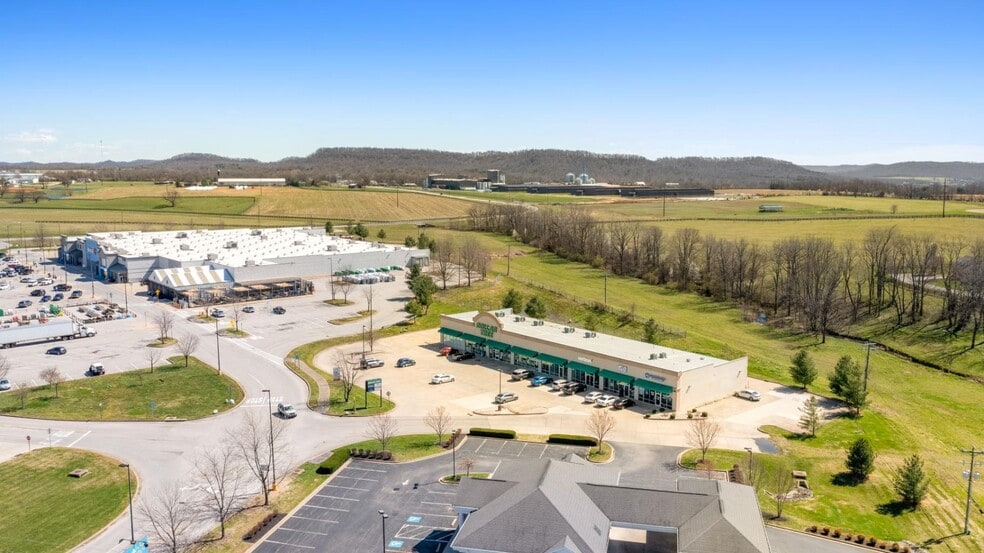 2150-2158 Campbellsville Rd, Lebanon, KY for lease - Building Photo - Image 3 of 8