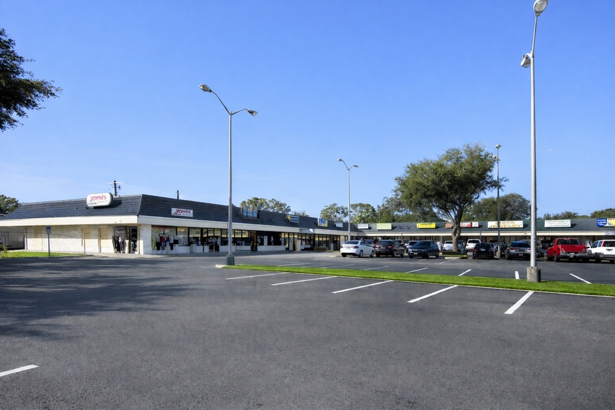 6700-6726 Hanley Rd, Tampa, FL for lease - Primary Photo - Image 1 of 5