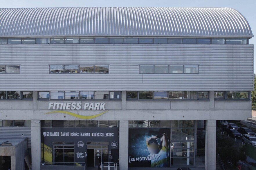 Bureau dans Pantin à louer - Photo du bâtiment - Image 3 de 3