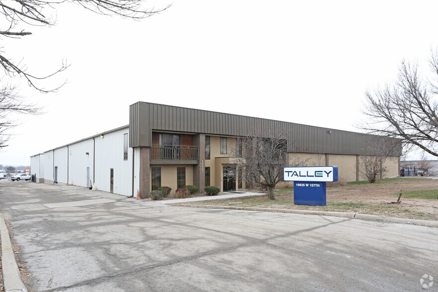 19935 W 157th St, Olathe, KS à vendre - Photo principale - Image 1 de 12