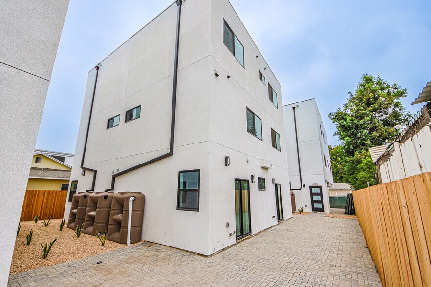 6461 Woodley Ave, Van Nuys, CA à vendre - Photo du bâtiment - Image 3 de 23