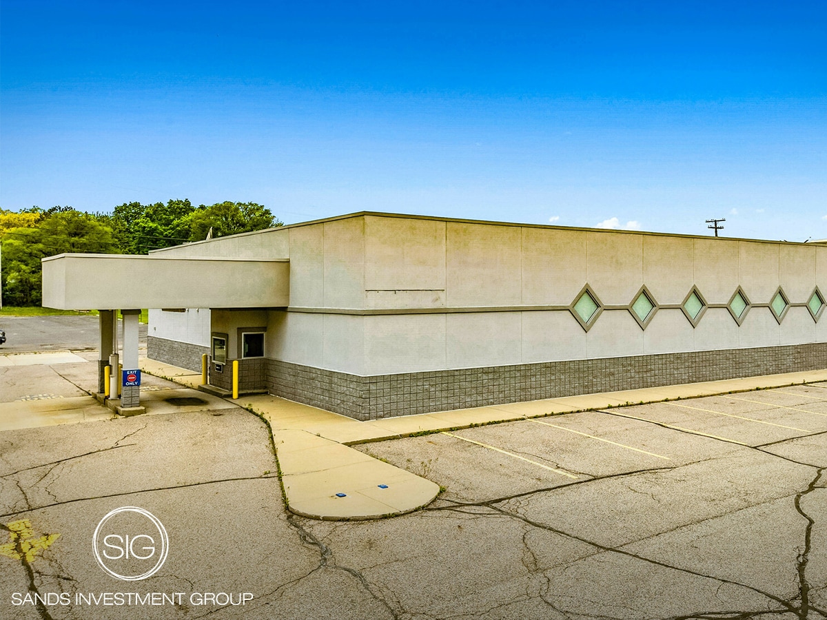 557 N Cedar St, Imlay City, MI for sale Building Photo- Image 1 of 6