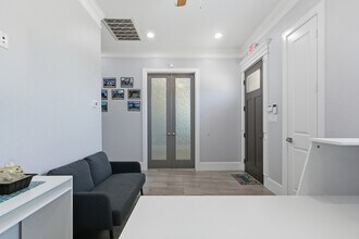 11015 Northpointe Blvd, Tomball, TX for lease Interior Photo- Image 2 of 16