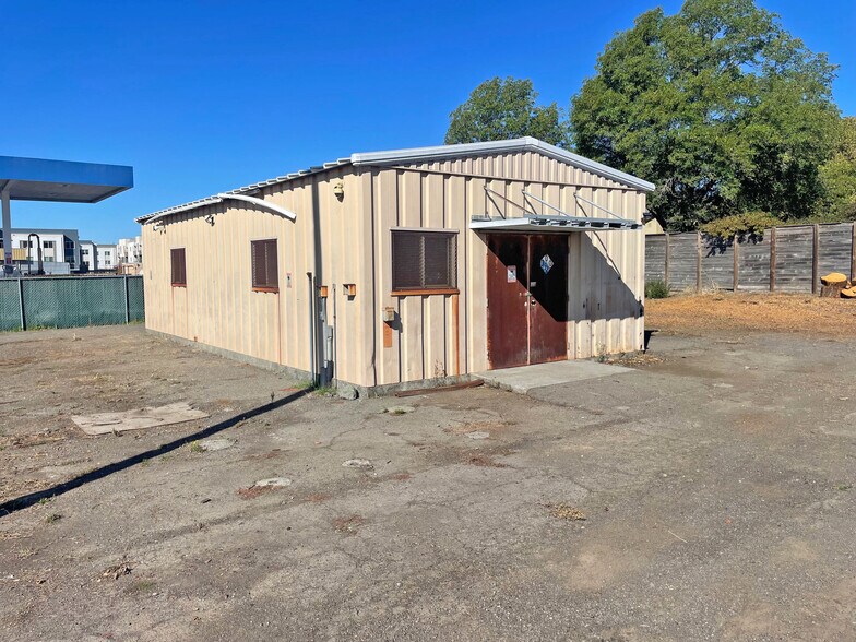467 Yolanda Ave, Santa Rosa, CA à louer - Photo du bâtiment - Image 2 de 3
