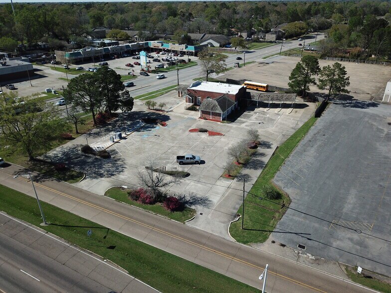 11311 Florida Blvd, Baton Rouge, LA à vendre - Photo principale - Image 1 de 6