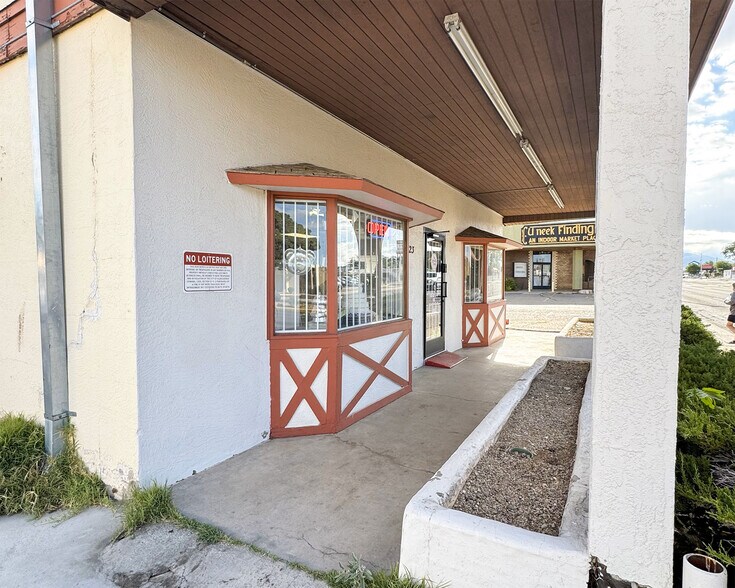 5823 Lomas Blvd NE, Albuquerque, NM for sale - Building Photo - Image 2 of 4