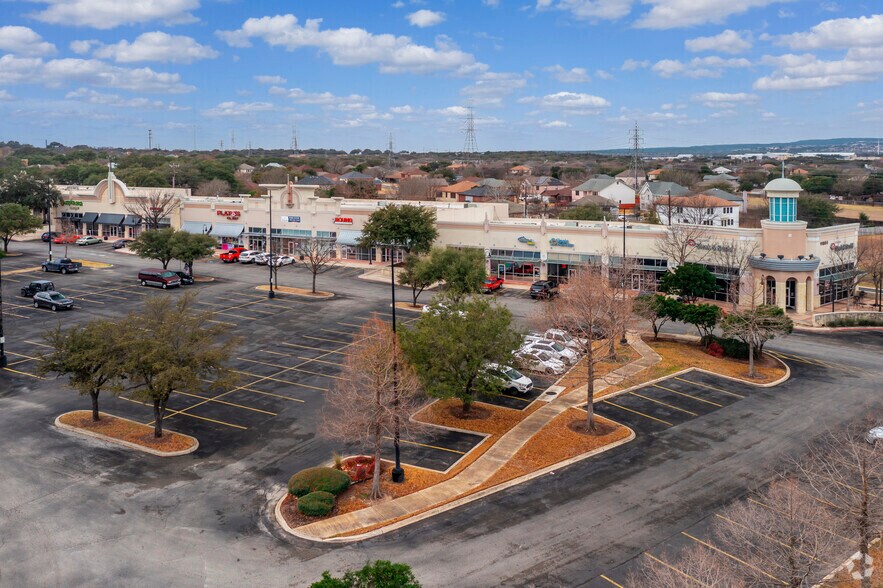 11851 Bandera Rd, Helotes, TX à vendre - Photo du bâtiment - Image 2 de 6