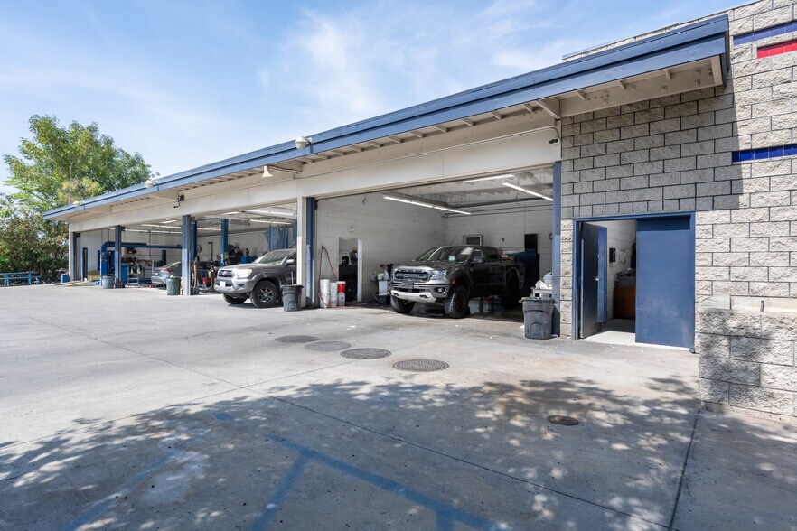 La Mesa Portfolio portefeuille de 2 propriétés à vendre sur LoopNet.ca - Photo du bâtiment - Image 3 de 19