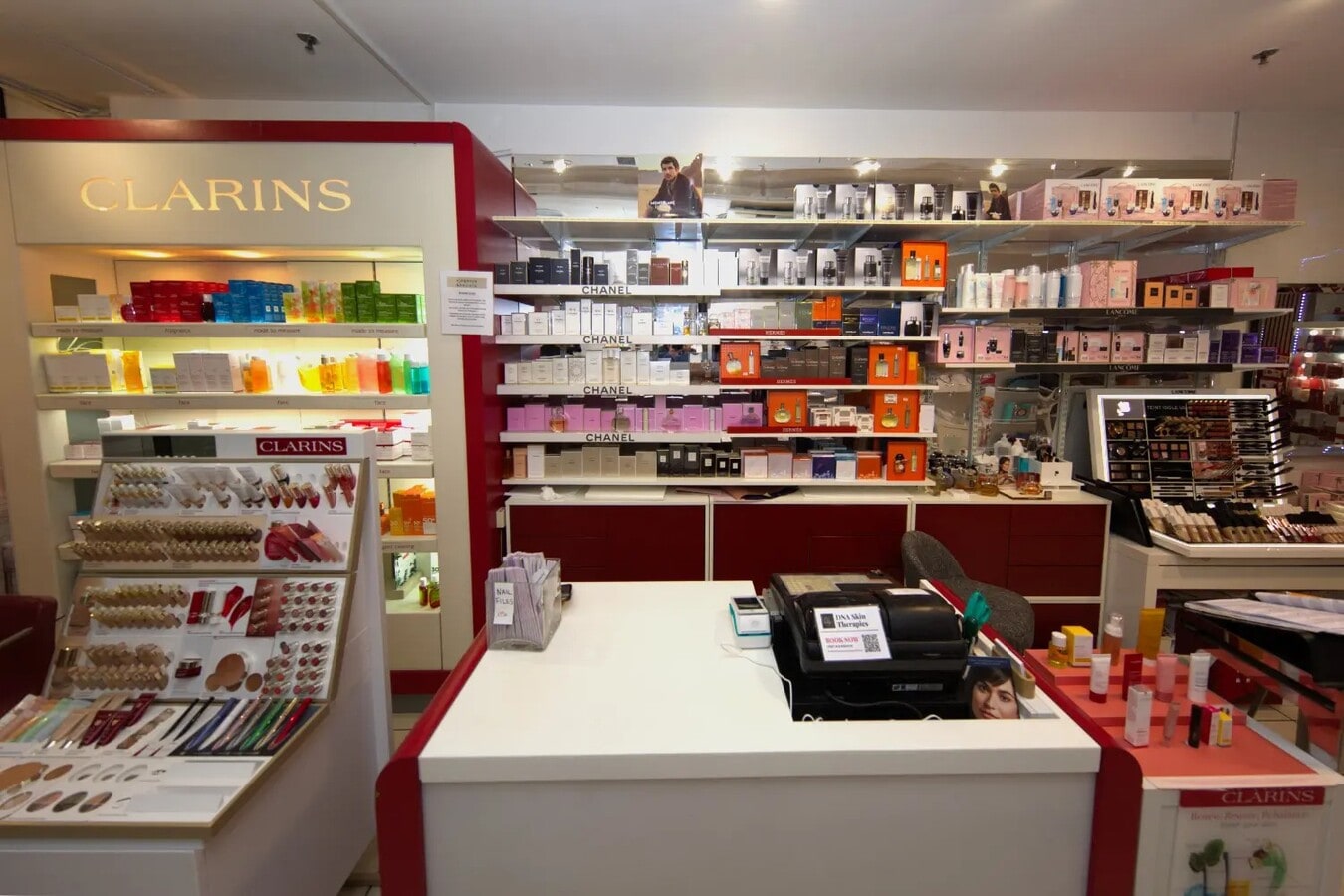 Ayr Rd, Newton Mearns, ERW G77 6EY - Unit Salon -  - Interior Photo - Image 1 of 6