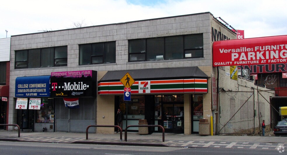 31-31 Thomson Ave, Long Island City, NY à louer - Photo du bâtiment - Image 2 de 12