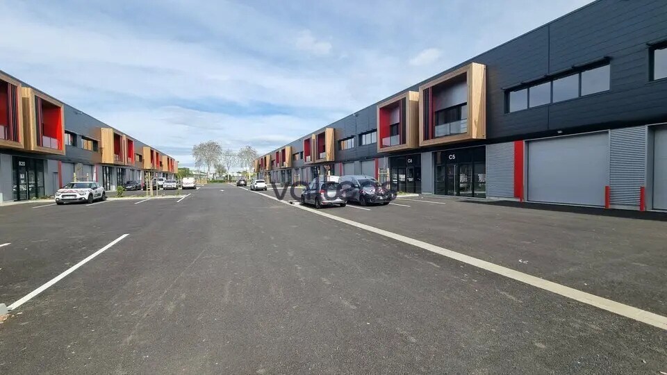 Flex dans Fenouillet à louer Photo du bâtiment- Image 1 de 7