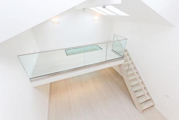 87 County St, London for lease - Interior Photo - Image 3 of 4