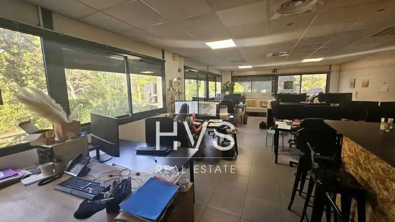 Bureau dans Aix-en-Provence à louer Photo intérieure- Image 1 de 5