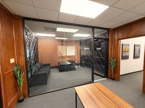 3901 Airport Fwy, Bedford, TX for lease Interior Photo- Image 1 of 5