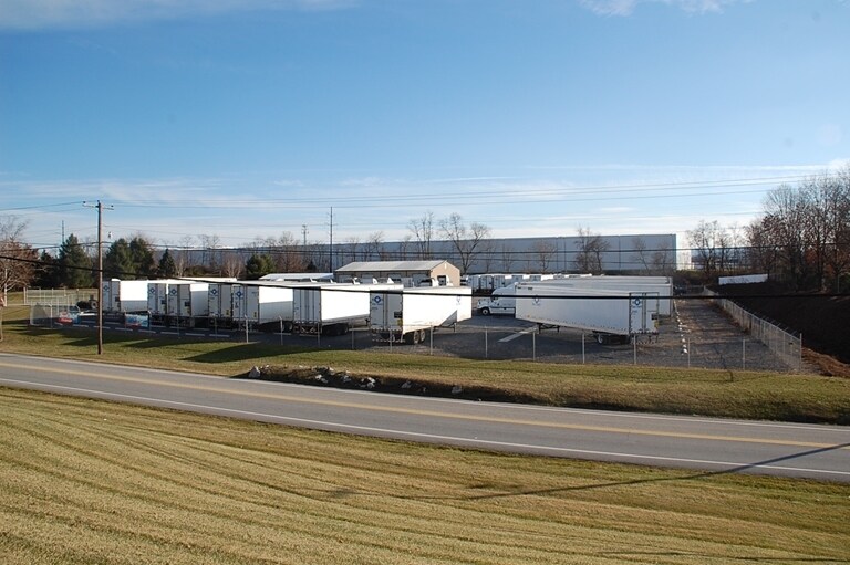 1220 Newville Rd, Carlisle, PA à vendre - Photo du bâtiment - Image 2 de 6