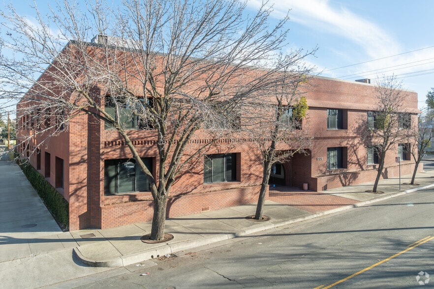 1725 23rd St, Sacramento, CA for lease - Building Photo - Image 2 of 17
