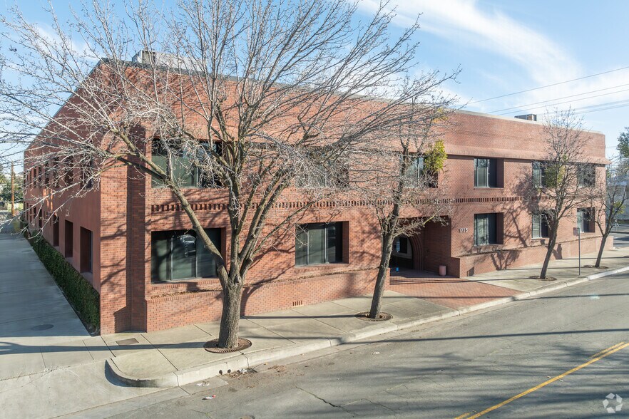 1725 23rd St, Sacramento, CA à louer - Photo du bâtiment - Image 2 de 17