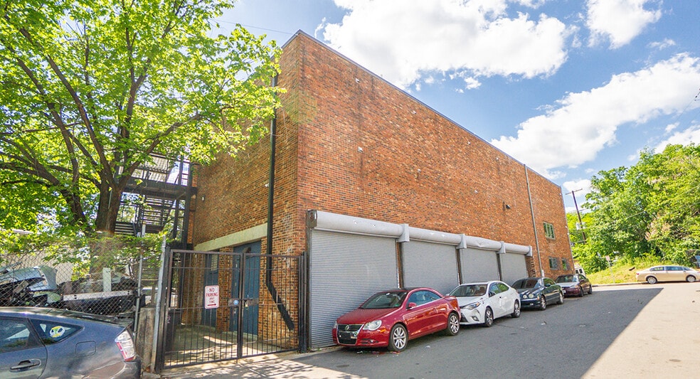 1800 Montana Ave NE, Washington, DC for sale - Building Photo - Image 3 of 9