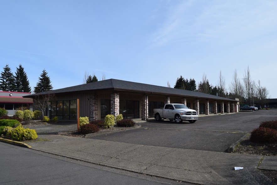 1045 Gateway Loop, Springfield, OR for sale - Building Photo - Image 1 of 1