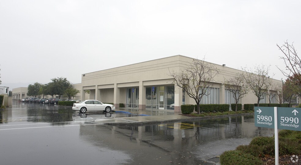 4555 Hopyard Rd, Pleasanton, CA à louer - Photo du bâtiment - Image 2 de 9