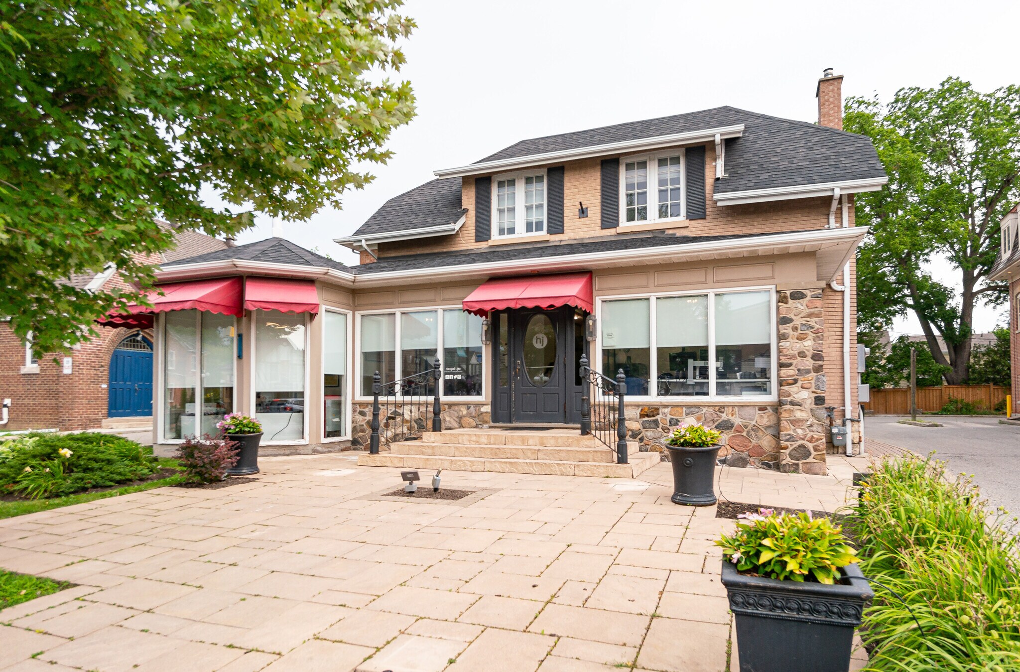 141 Main St N, Markham, ON à vendre Photo du bâtiment- Image 1 de 1