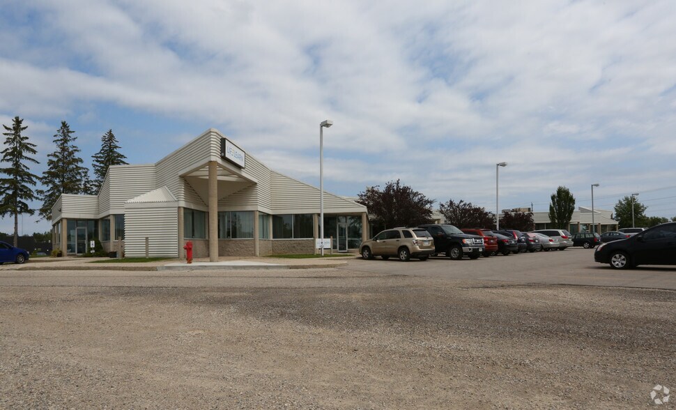 367 Woodlawn Rd W, Guelph, ON à louer - Photo du bâtiment - Image 3 de 3