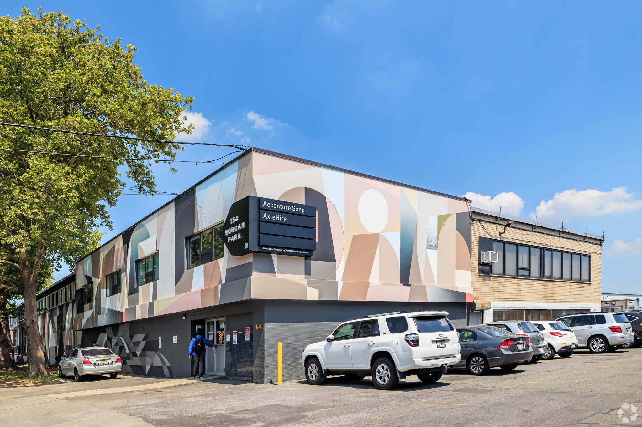 154 Morgan Ave, Brooklyn, NY for lease Primary Photo- Image 1 of 10